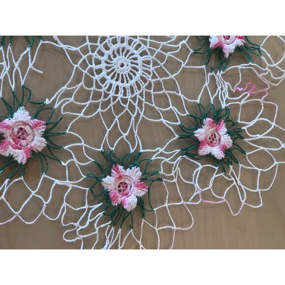 LOT of 6 VTG  Handmade crochet doilies. - Picture 10 of 16